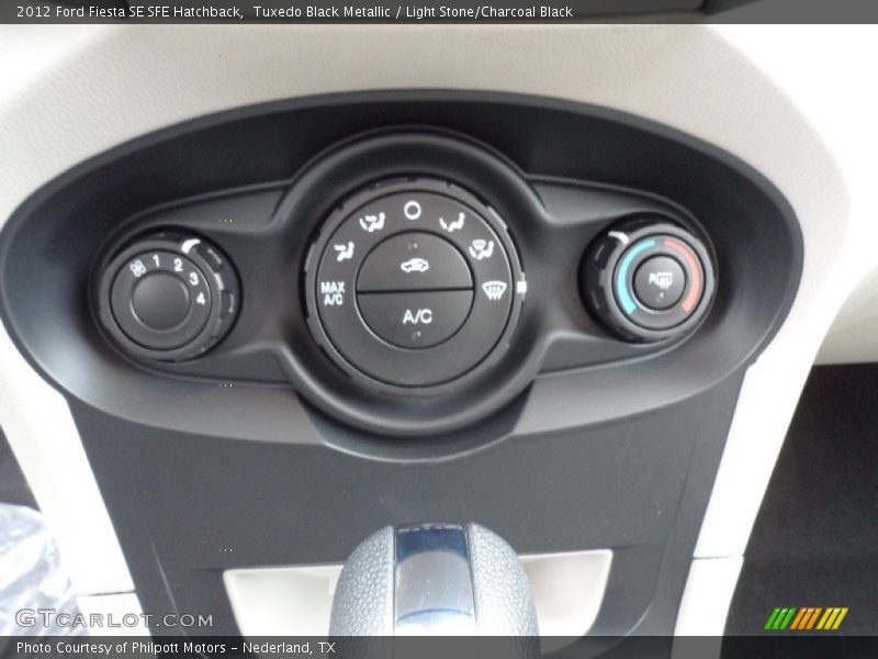 Controls of 2012 Fiesta SE SFE Hatchback