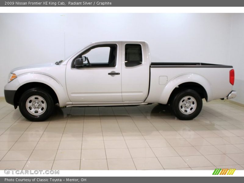 Radiant Silver / Graphite 2009 Nissan Frontier XE King Cab