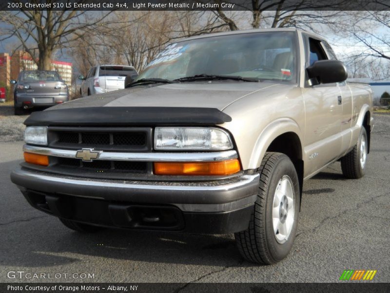 Light Pewter Metallic / Medium Gray 2003 Chevrolet S10 LS Extended Cab 4x4