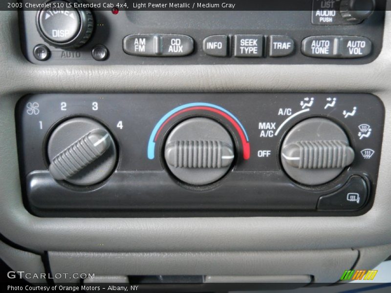 Light Pewter Metallic / Medium Gray 2003 Chevrolet S10 LS Extended Cab 4x4