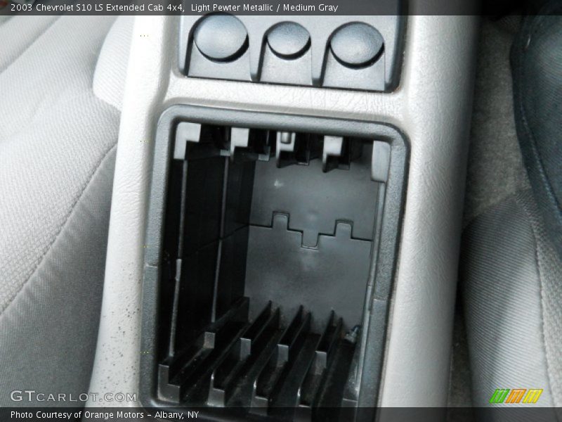 Light Pewter Metallic / Medium Gray 2003 Chevrolet S10 LS Extended Cab 4x4