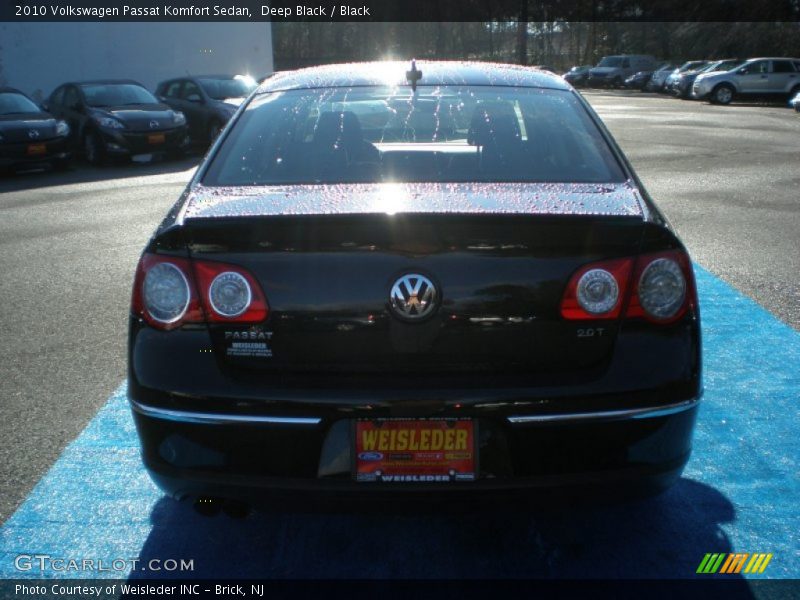 Deep Black / Black 2010 Volkswagen Passat Komfort Sedan