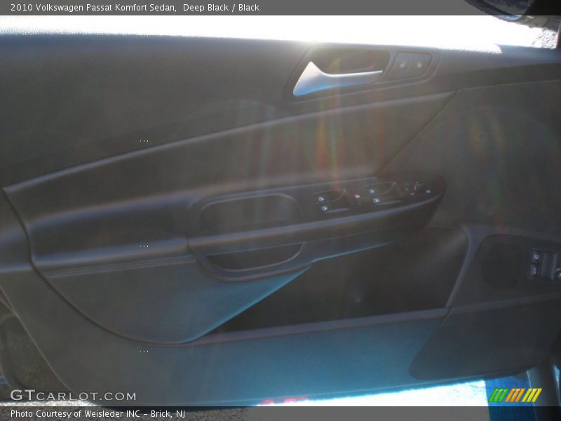 Deep Black / Black 2010 Volkswagen Passat Komfort Sedan