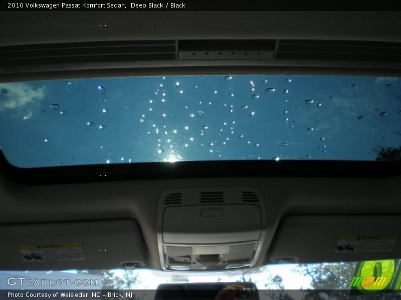Deep Black / Black 2010 Volkswagen Passat Komfort Sedan