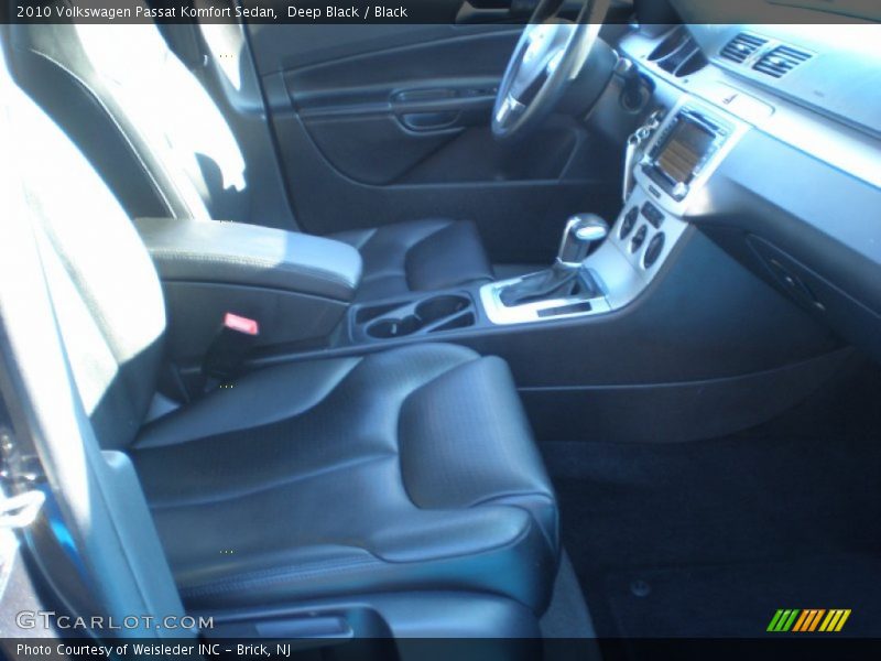 Deep Black / Black 2010 Volkswagen Passat Komfort Sedan