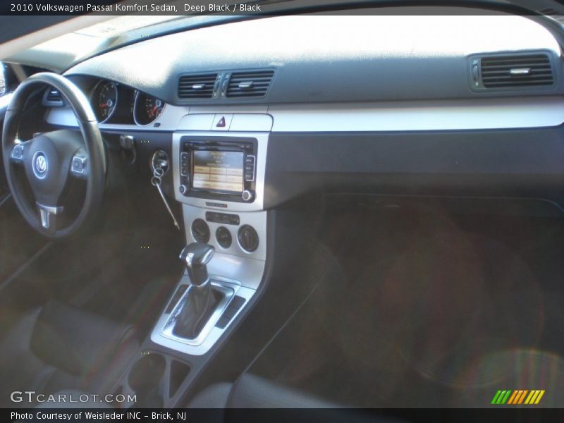 Deep Black / Black 2010 Volkswagen Passat Komfort Sedan