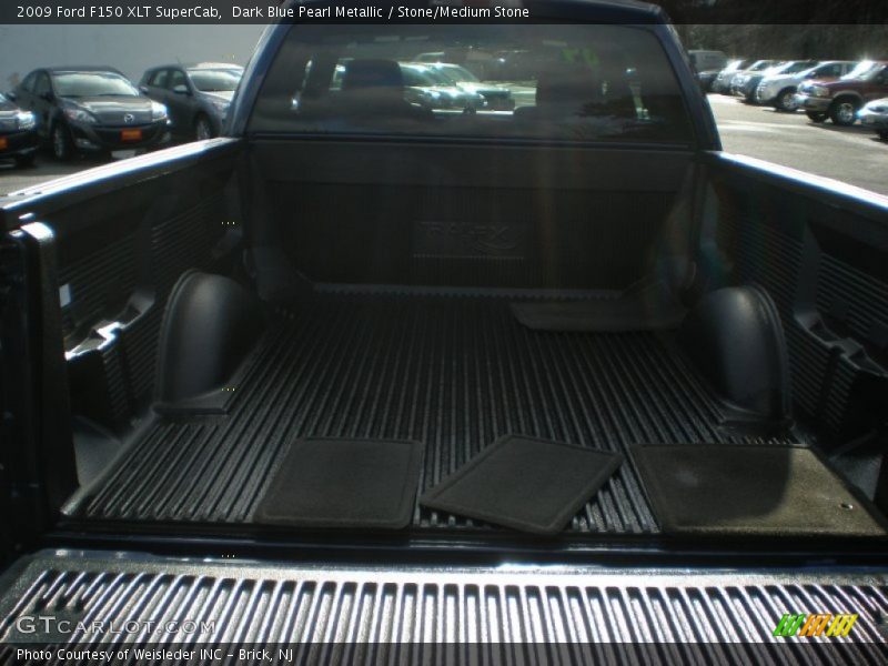 Dark Blue Pearl Metallic / Stone/Medium Stone 2009 Ford F150 XLT SuperCab
