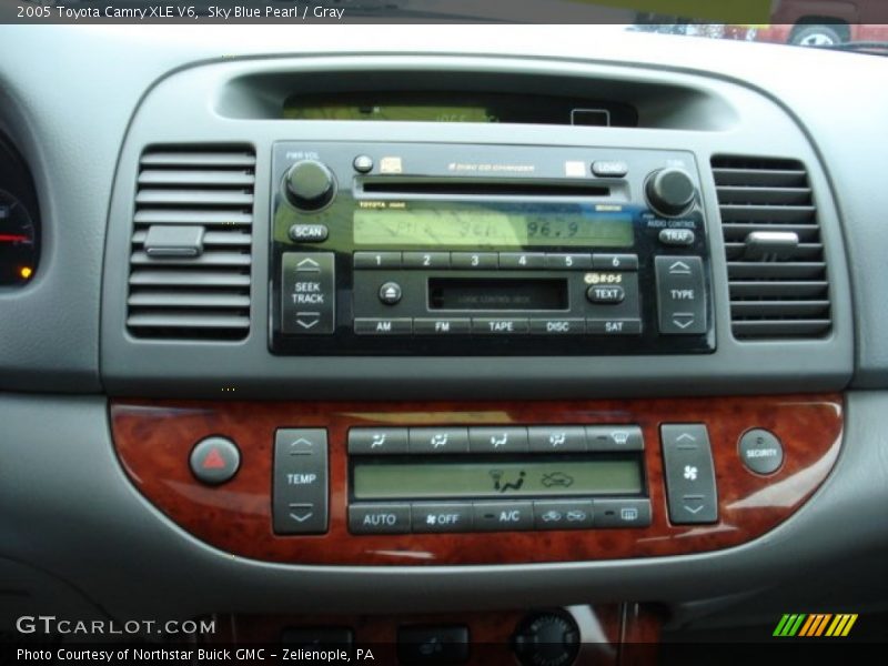 Sky Blue Pearl / Gray 2005 Toyota Camry XLE V6