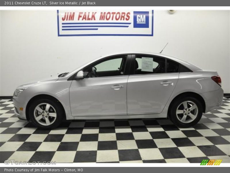 Silver Ice Metallic / Jet Black 2011 Chevrolet Cruze LT