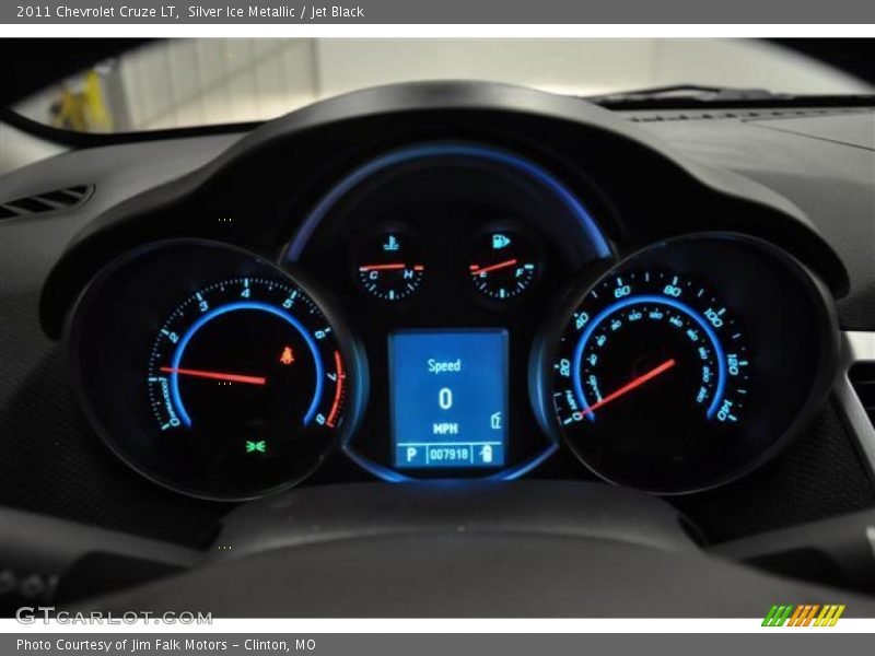 Silver Ice Metallic / Jet Black 2011 Chevrolet Cruze LT