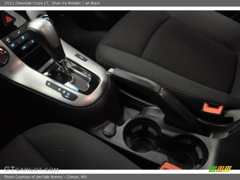 Silver Ice Metallic / Jet Black 2011 Chevrolet Cruze LT