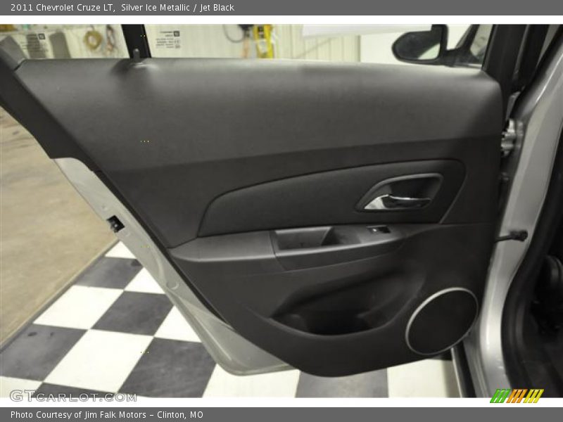 Silver Ice Metallic / Jet Black 2011 Chevrolet Cruze LT