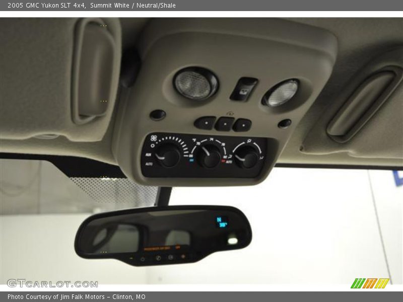 Summit White / Neutral/Shale 2005 GMC Yukon SLT 4x4