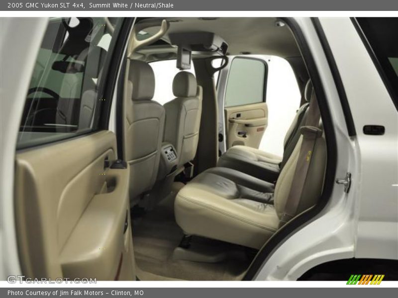 Summit White / Neutral/Shale 2005 GMC Yukon SLT 4x4