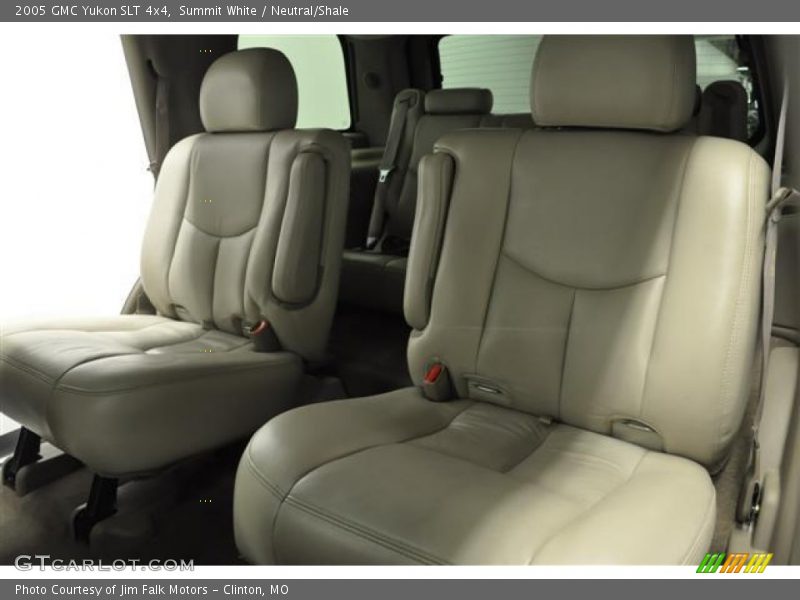 Summit White / Neutral/Shale 2005 GMC Yukon SLT 4x4