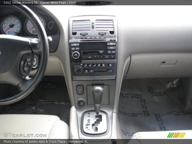 Glacier White Pearl / Frost 2002 Nissan Maxima SE