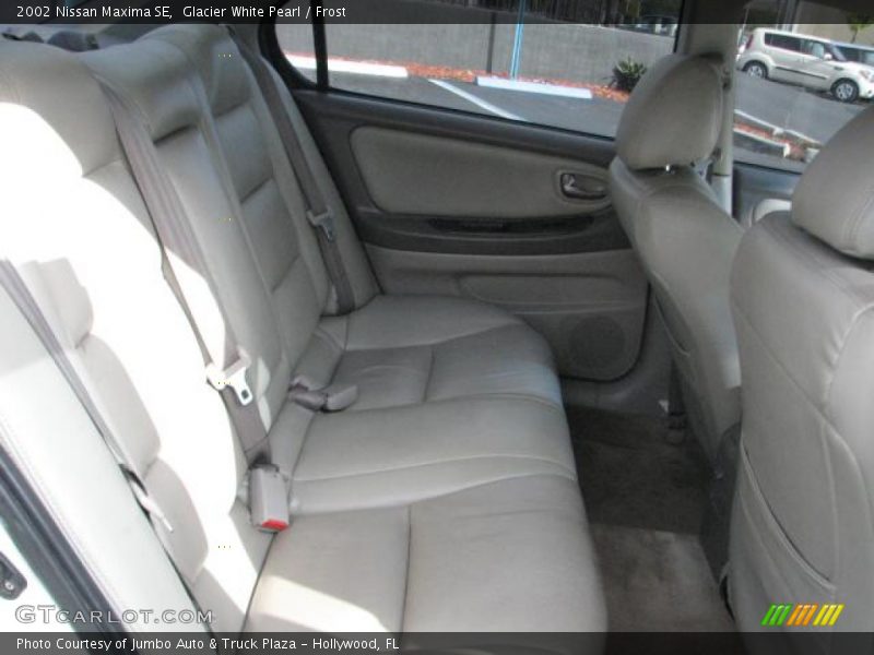 Glacier White Pearl / Frost 2002 Nissan Maxima SE