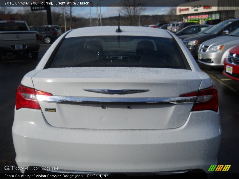 Bright White / Black 2011 Chrysler 200 Touring
