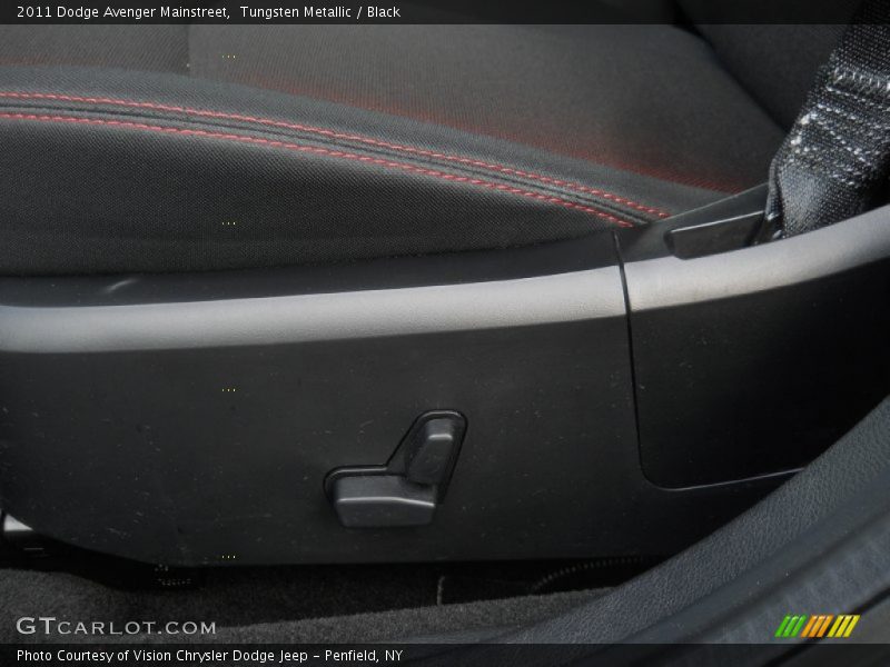 Tungsten Metallic / Black 2011 Dodge Avenger Mainstreet