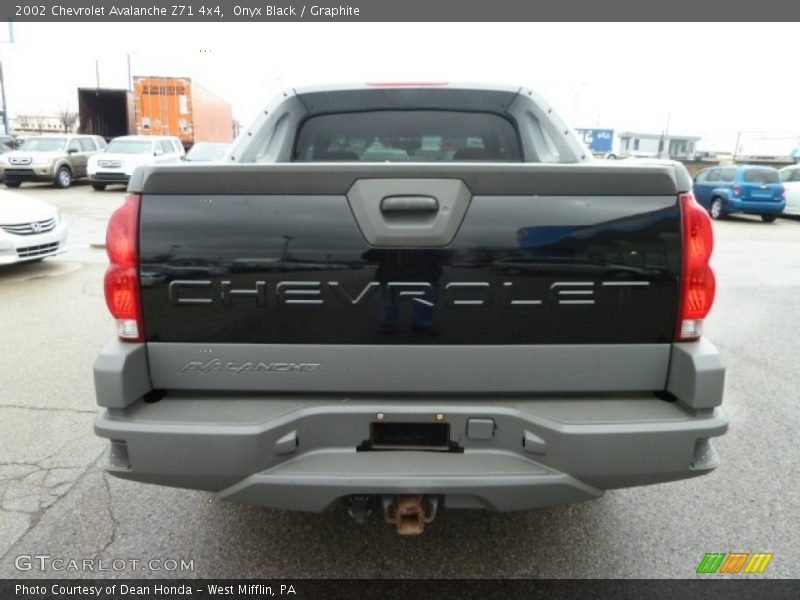 Onyx Black / Graphite 2002 Chevrolet Avalanche Z71 4x4