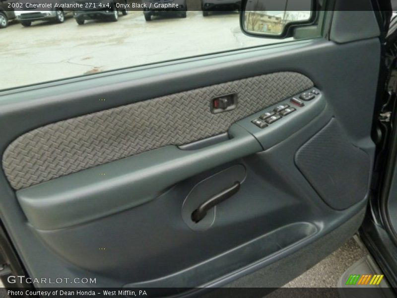 Onyx Black / Graphite 2002 Chevrolet Avalanche Z71 4x4
