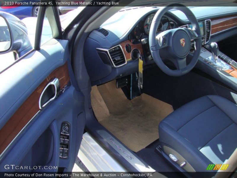 Yachting Blue Metallic / Yachting Blue 2010 Porsche Panamera 4S