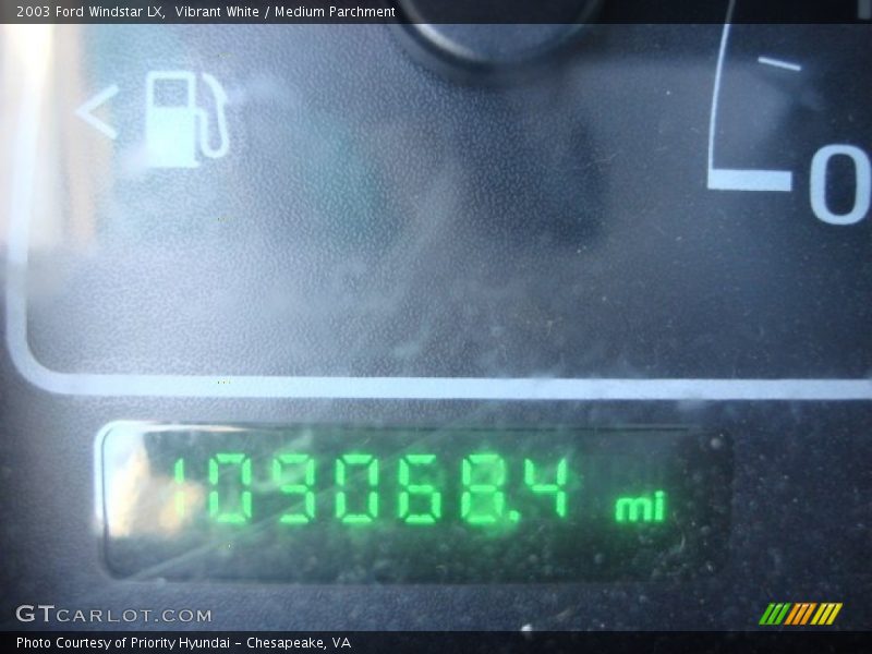 Vibrant White / Medium Parchment 2003 Ford Windstar LX