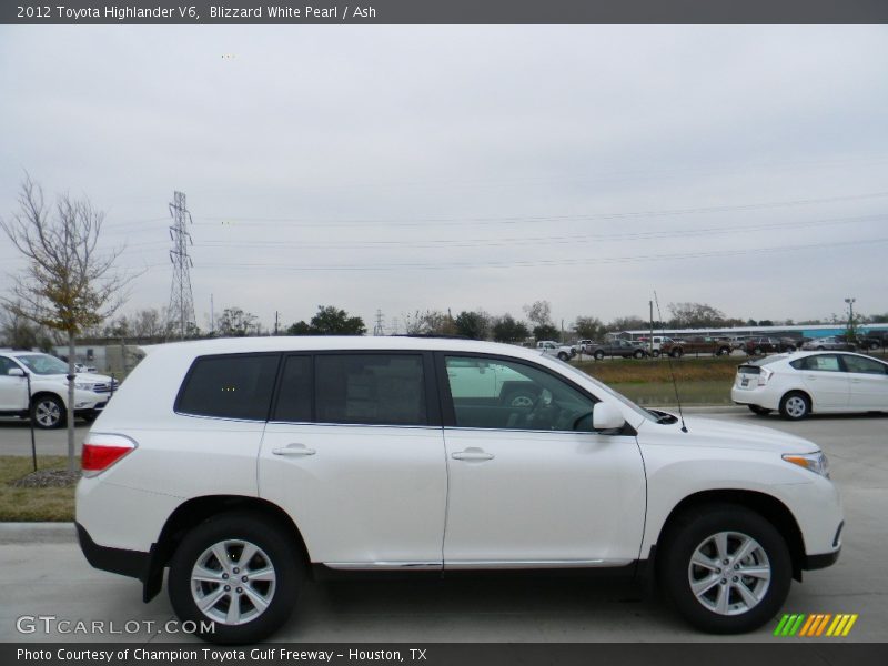 Blizzard White Pearl / Ash 2012 Toyota Highlander V6