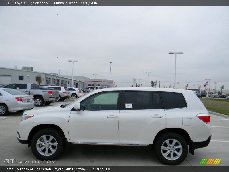 Blizzard White Pearl / Ash 2012 Toyota Highlander V6