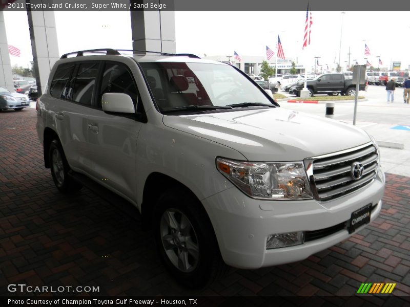 Super White / Sand Beige 2011 Toyota Land Cruiser