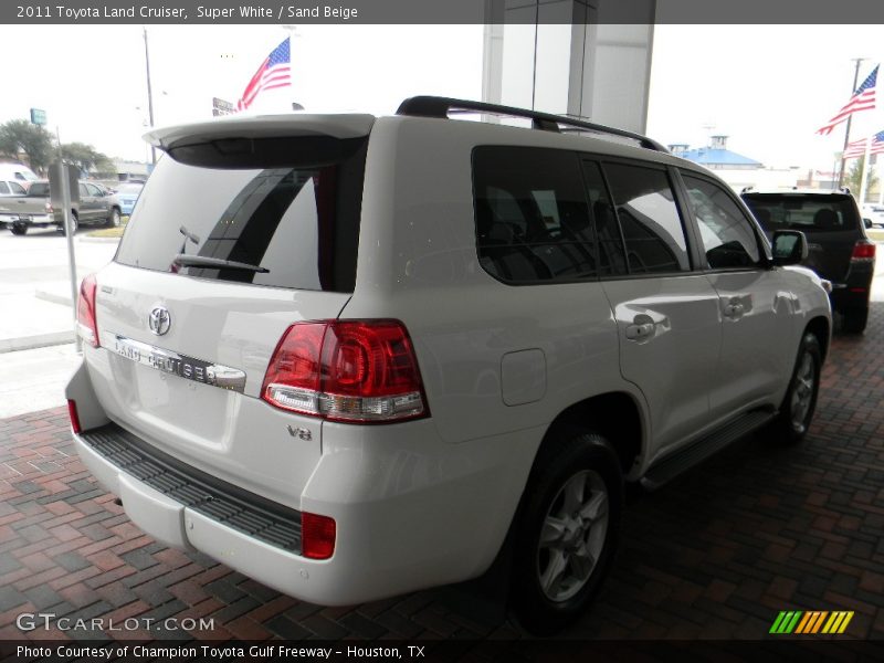 Super White / Sand Beige 2011 Toyota Land Cruiser