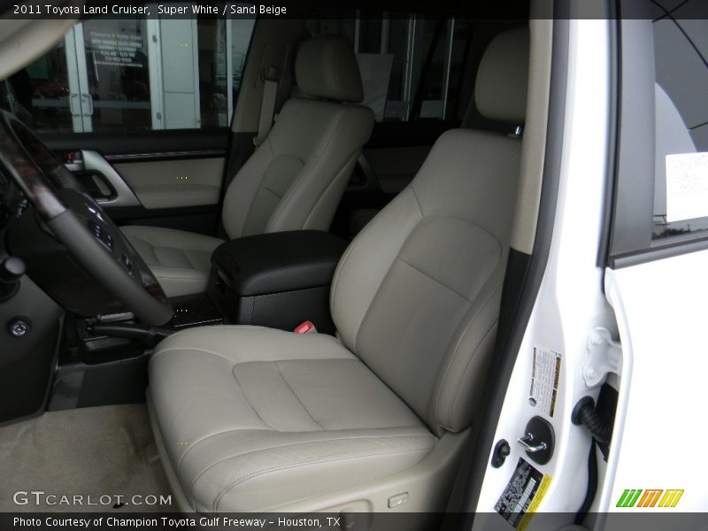 Super White / Sand Beige 2011 Toyota Land Cruiser