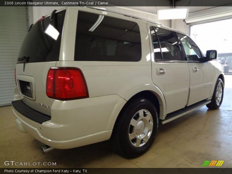 Cashmere Tri-Coat / Camel 2006 Lincoln Navigator Ultimate