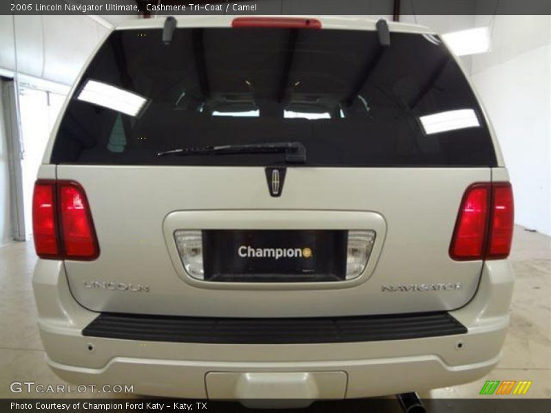 Cashmere Tri-Coat / Camel 2006 Lincoln Navigator Ultimate