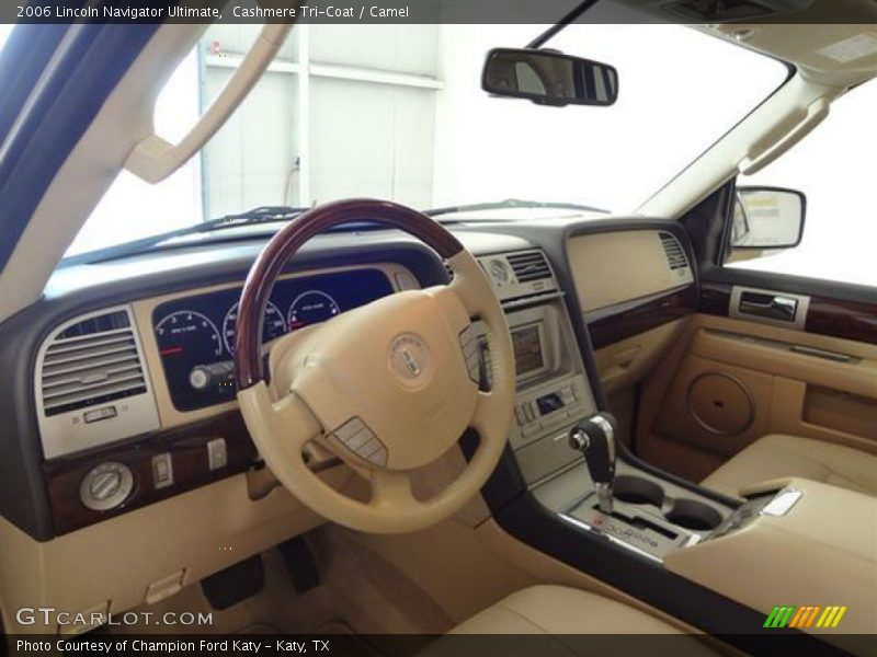 Cashmere Tri-Coat / Camel 2006 Lincoln Navigator Ultimate
