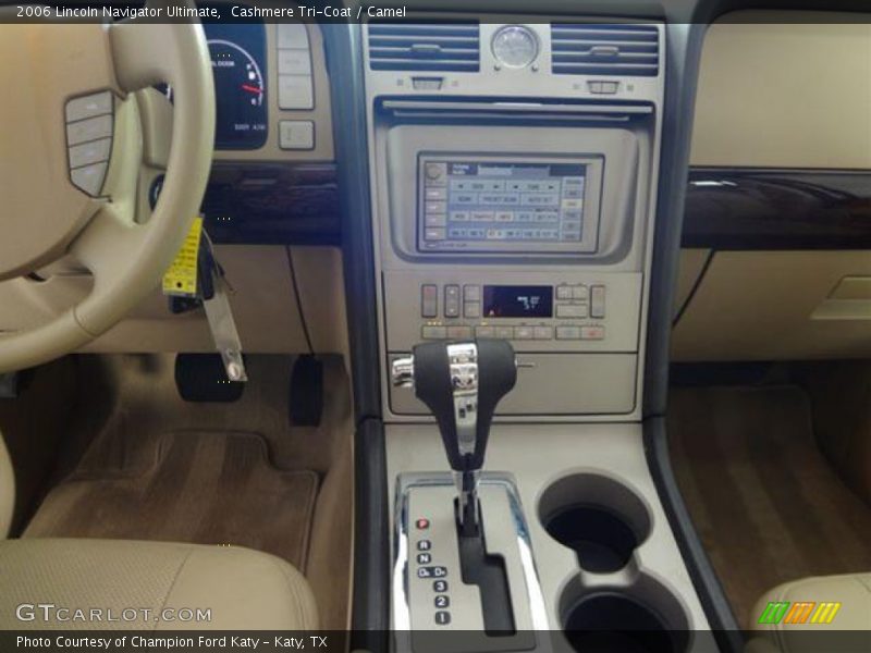 Cashmere Tri-Coat / Camel 2006 Lincoln Navigator Ultimate
