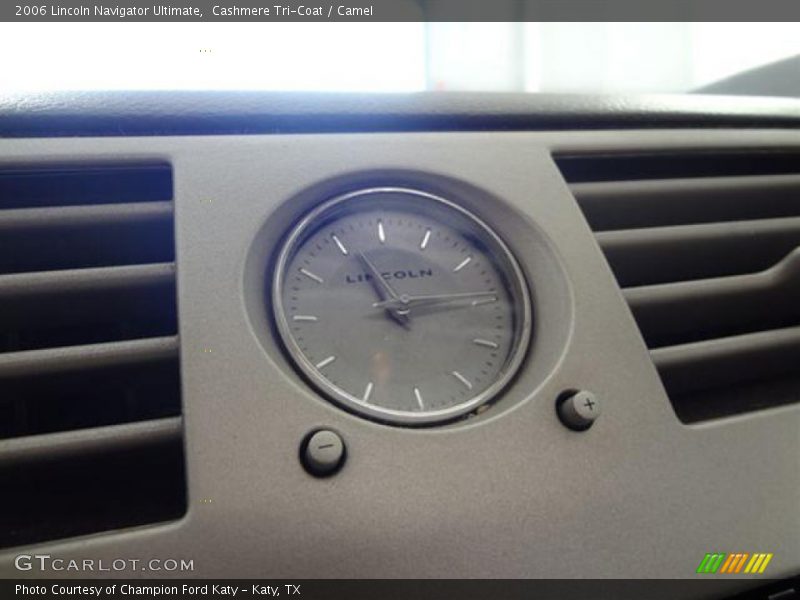 Cashmere Tri-Coat / Camel 2006 Lincoln Navigator Ultimate