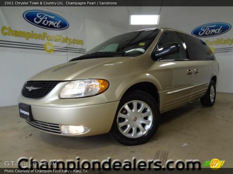 Champagne Pearl / Sandstone 2001 Chrysler Town & Country LXi