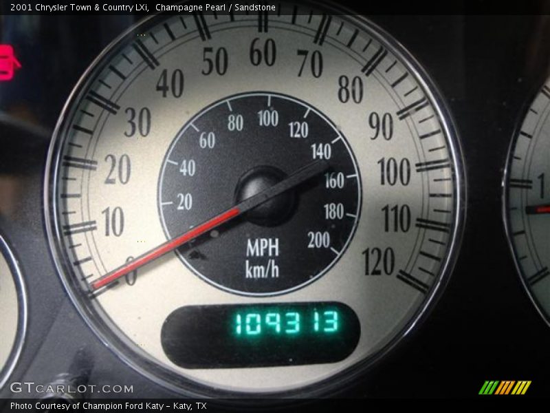 Champagne Pearl / Sandstone 2001 Chrysler Town & Country LXi