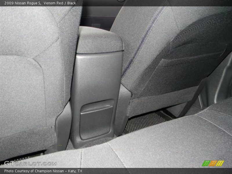 Venom Red / Black 2009 Nissan Rogue S
