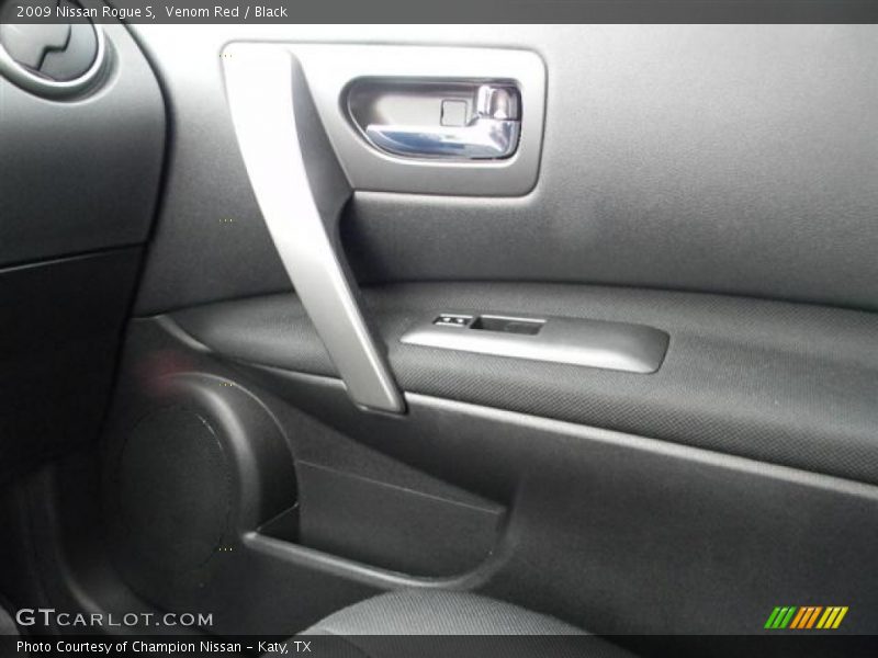 Venom Red / Black 2009 Nissan Rogue S