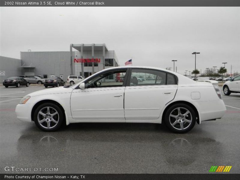 Cloud White / Charcoal Black 2002 Nissan Altima 3.5 SE