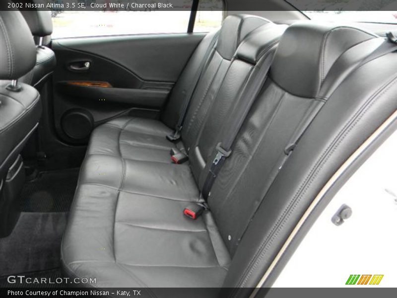 Cloud White / Charcoal Black 2002 Nissan Altima 3.5 SE