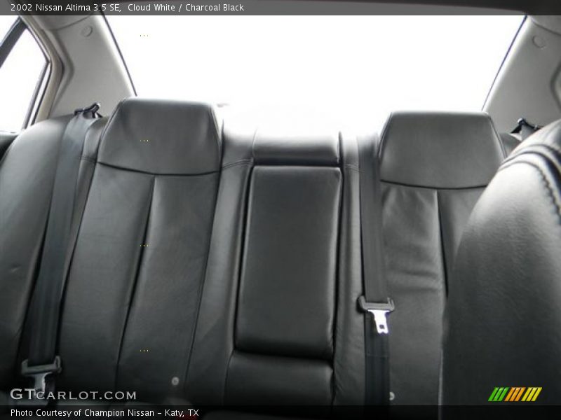 Cloud White / Charcoal Black 2002 Nissan Altima 3.5 SE