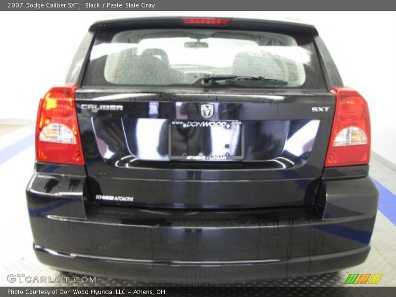 Black / Pastel Slate Gray 2007 Dodge Caliber SXT