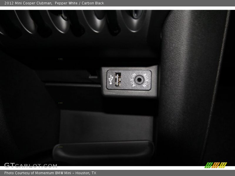 Pepper White / Carbon Black 2012 Mini Cooper Clubman