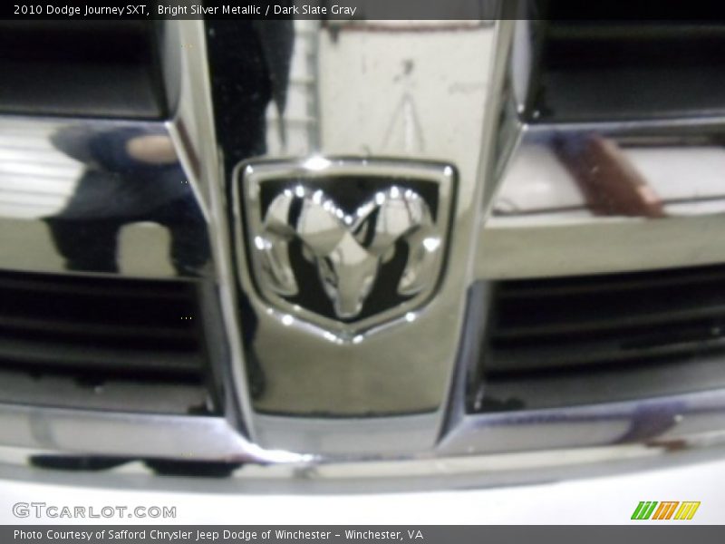 Bright Silver Metallic / Dark Slate Gray 2010 Dodge Journey SXT