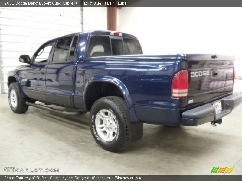 Patriot Blue Pearl / Taupe 2001 Dodge Dakota Sport Quad Cab 4x4