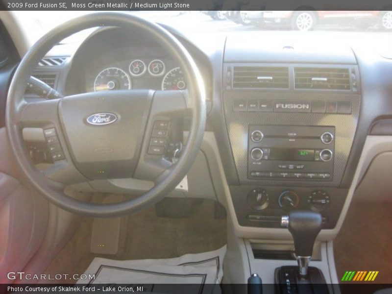 Moss Green Metallic / Medium Light Stone 2009 Ford Fusion SE