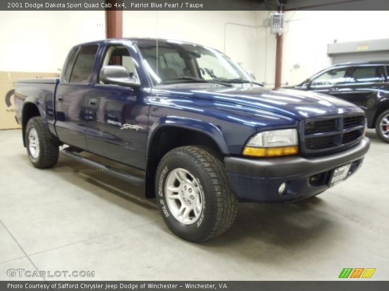 Patriot Blue Pearl / Taupe 2001 Dodge Dakota Sport Quad Cab 4x4